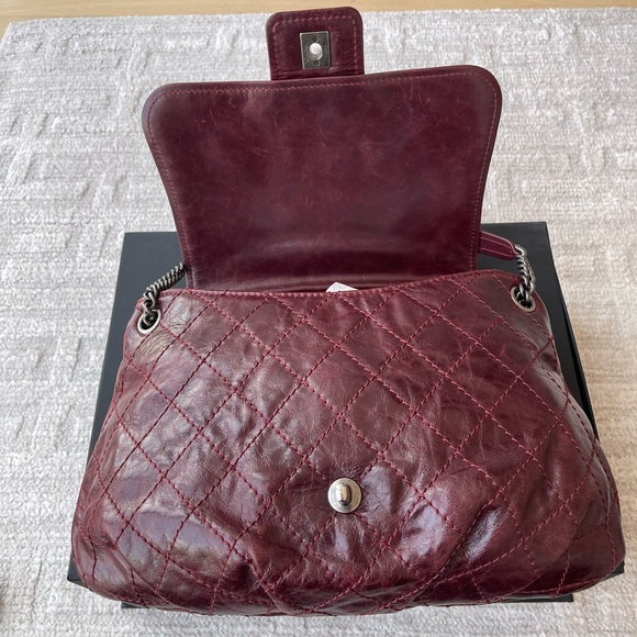 CHANEL Medium Bubble Graphic Messanger Bag - Picture 2 of 16